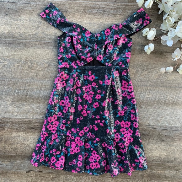 NWT WAYF Black Off the Shoulder Sequin Dress - Picture 2 of 8